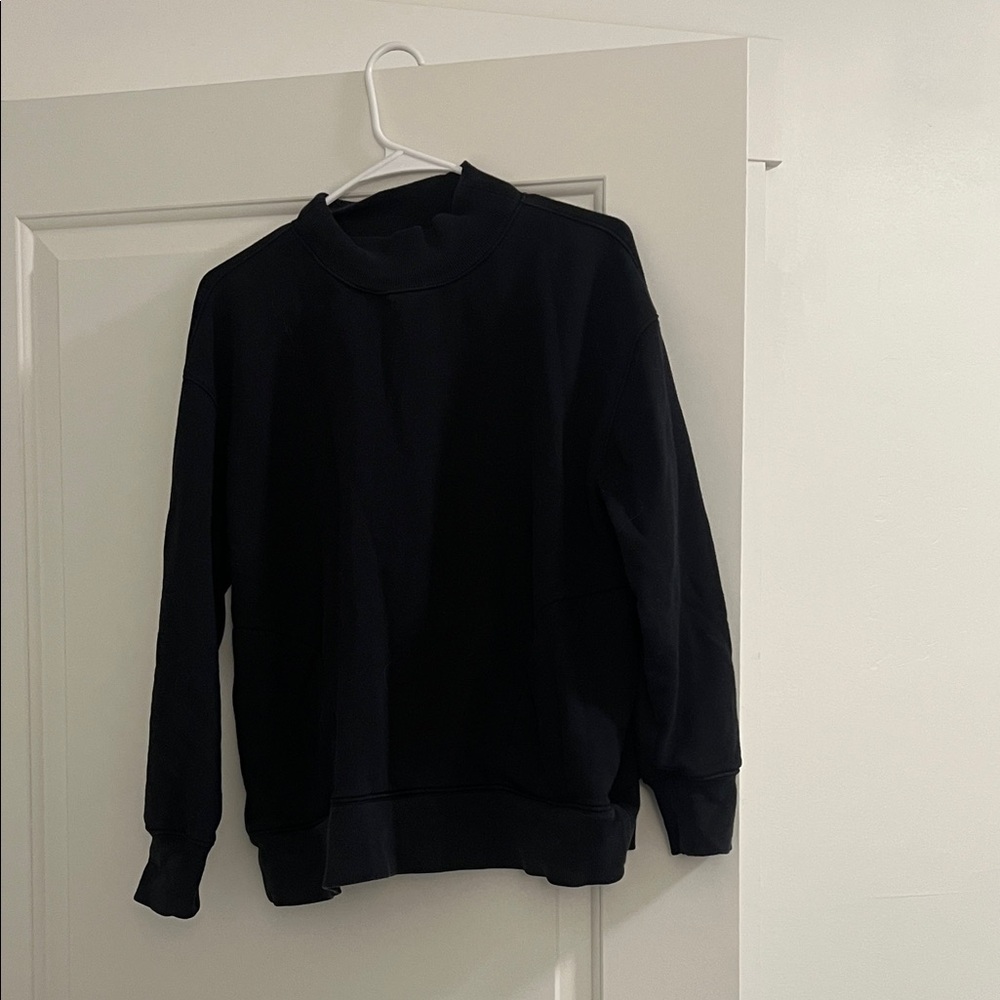 ALO Yoga Women’s Crewneck Sweatshirt